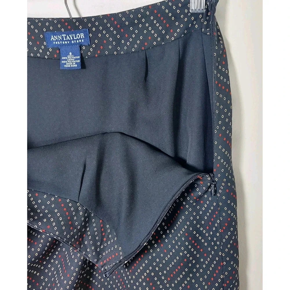 Ann Taylor Factory Lined Flounce/Flowing Skirt Black/Red Size 6 Women - Picture 4 of 8